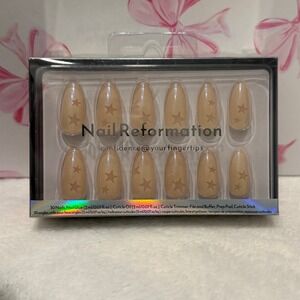 Nail Reformation‎ Almond Press On Nails Star Design Beige
